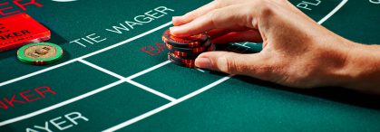 The secret of “Fingers of the Immortal” in a baccarat game. 